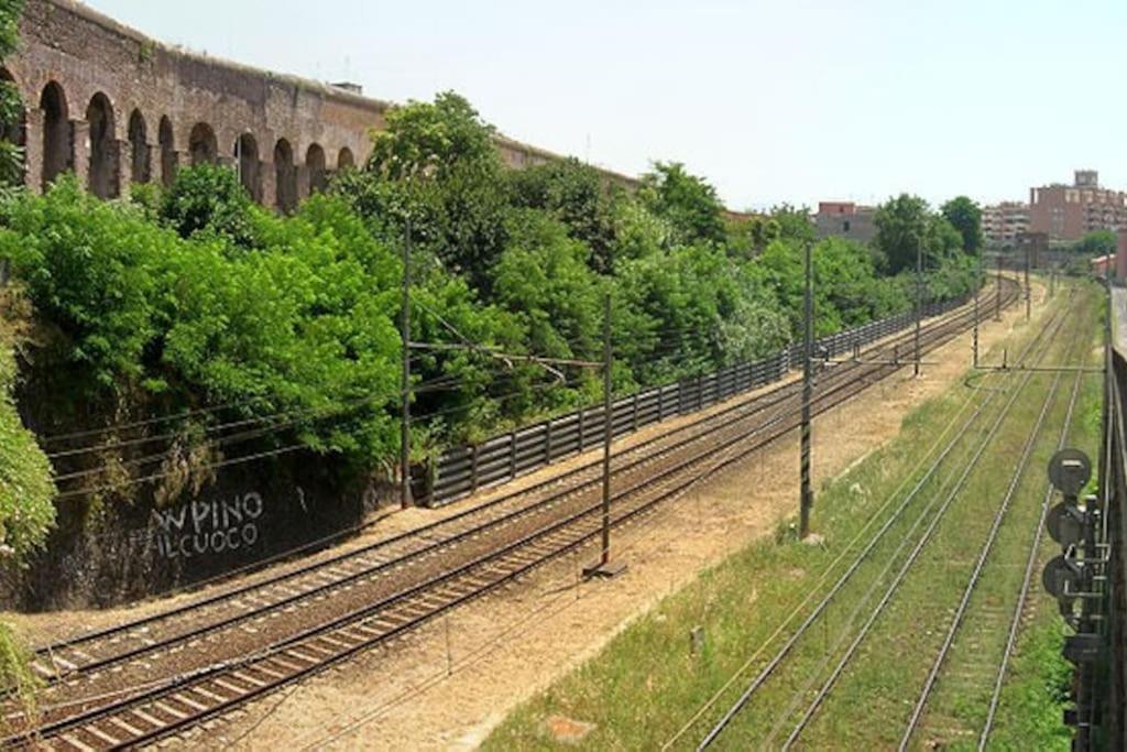 Two-Room Apt. Under The Aqueduct'S Arch In Pigneto 罗马 外观 照片